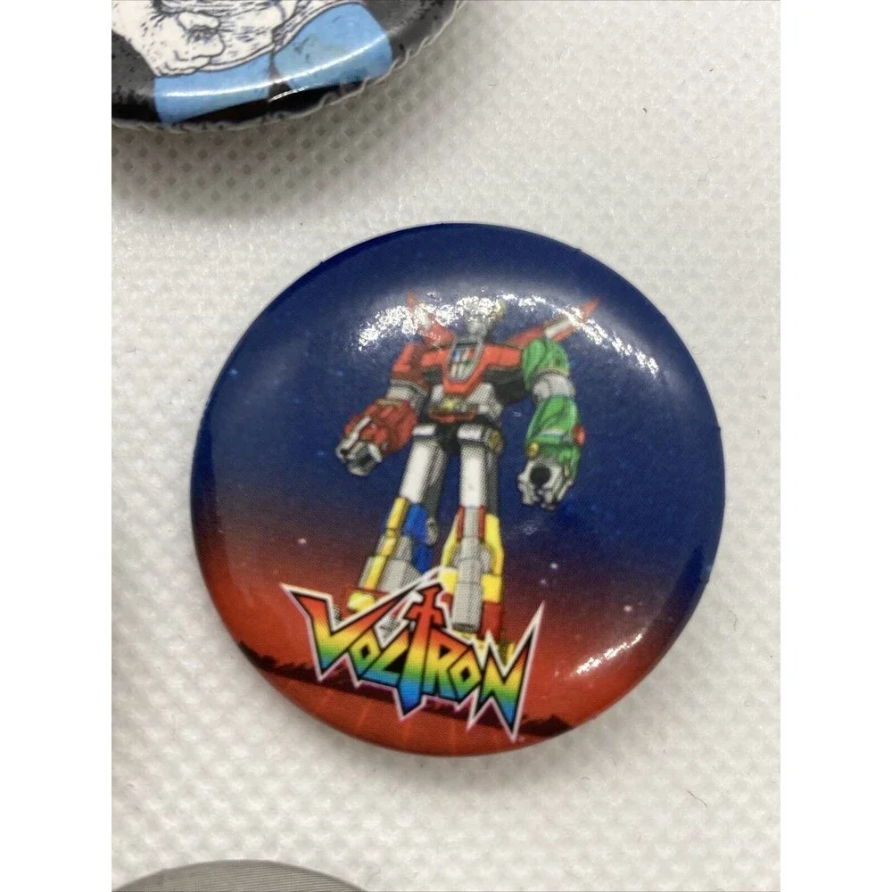 Lot of 7 Buttons Pins Voltron Agent Shield Wonder Woman X-Men Star Wars